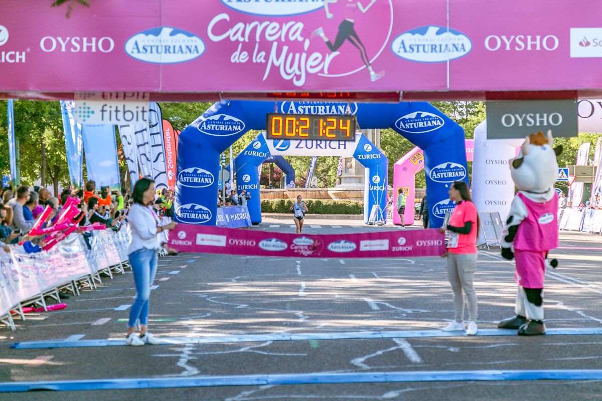 Carrera de la Mujer de Madrid - META, ARCO IZQUIERDO primera clasificada