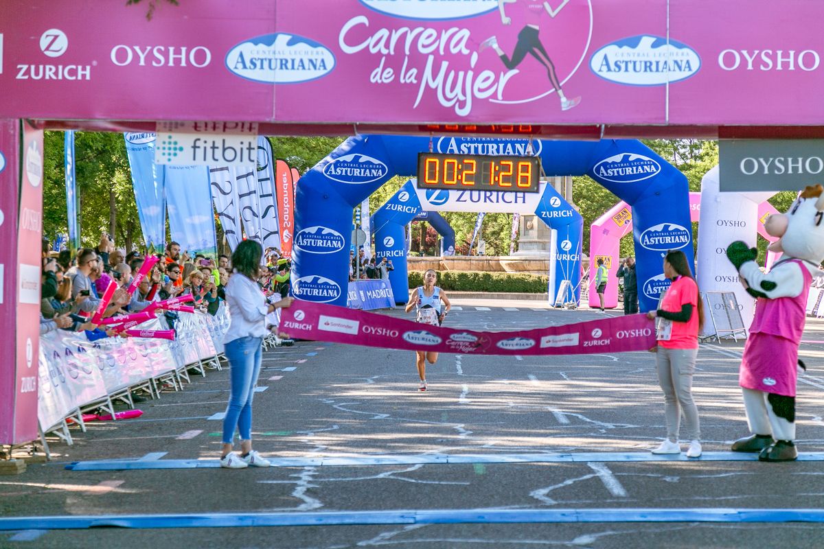 Carrera de la Mujer de Madrid - META, ARCO IZQUIERDO primera clasificada