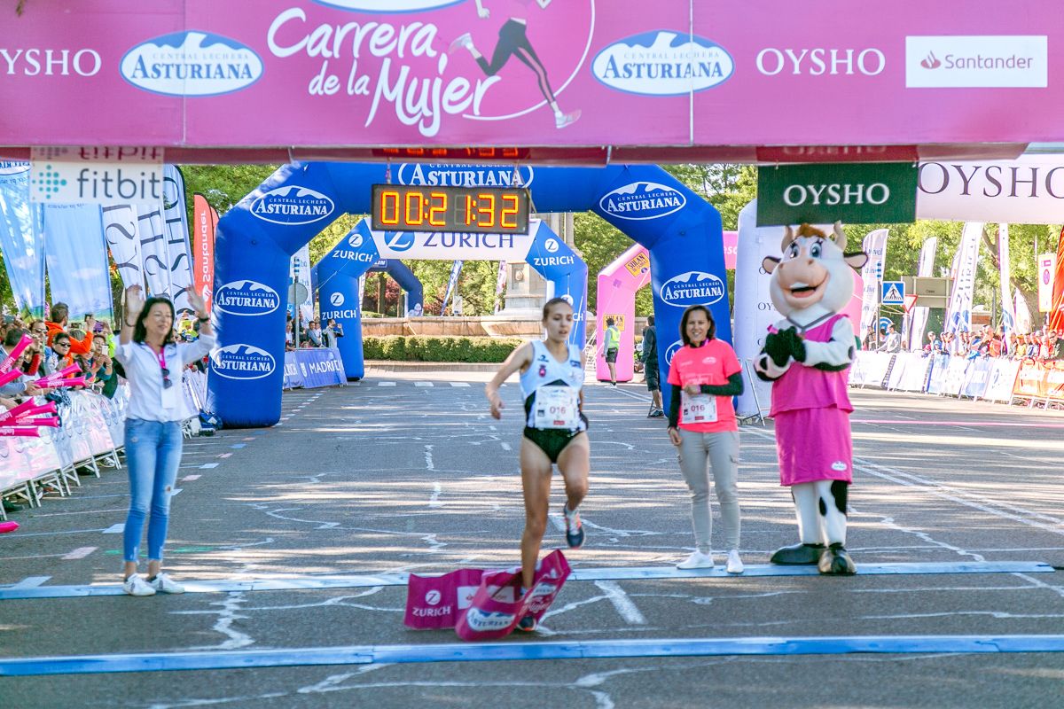 Carrera de la Mujer de Madrid - META, ARCO IZQUIERDO primera clasificada, Laura Luengo
