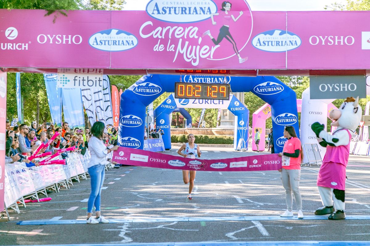 Carrera de la Mujer de Madrid - META, ARCO IZQUIERDO primera clasificada