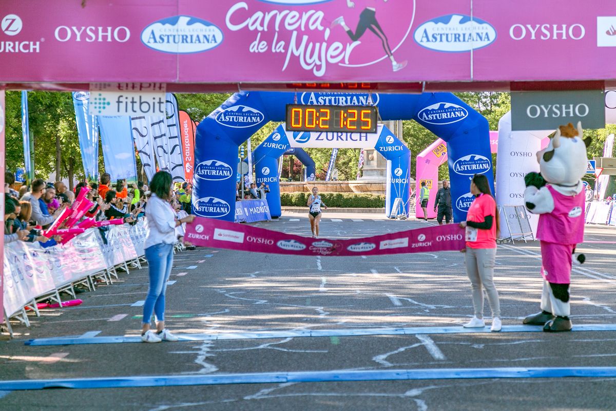 Carrera de la Mujer de Madrid - META, ARCO IZQUIERDO primera clasificada
