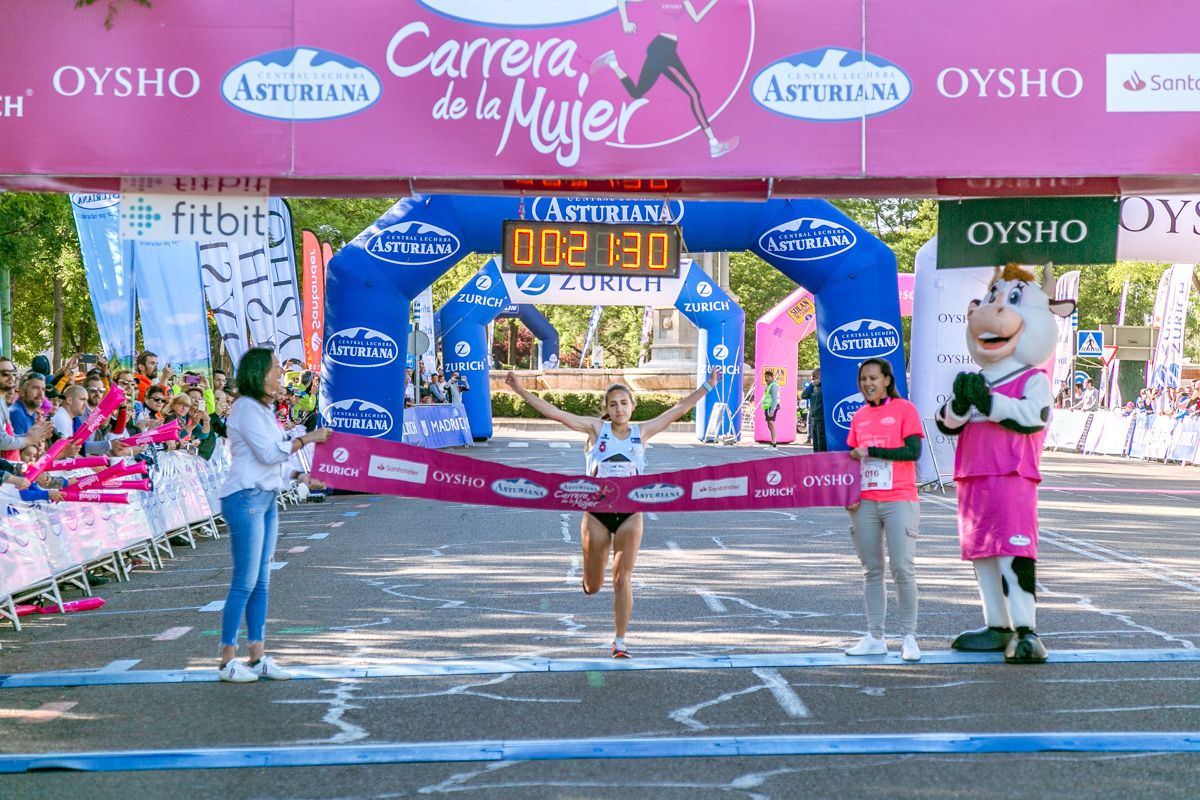 Carrera de la Mujer de Madrid - META, ARCO IZQUIERDO primera clasificada, Laura Luengo