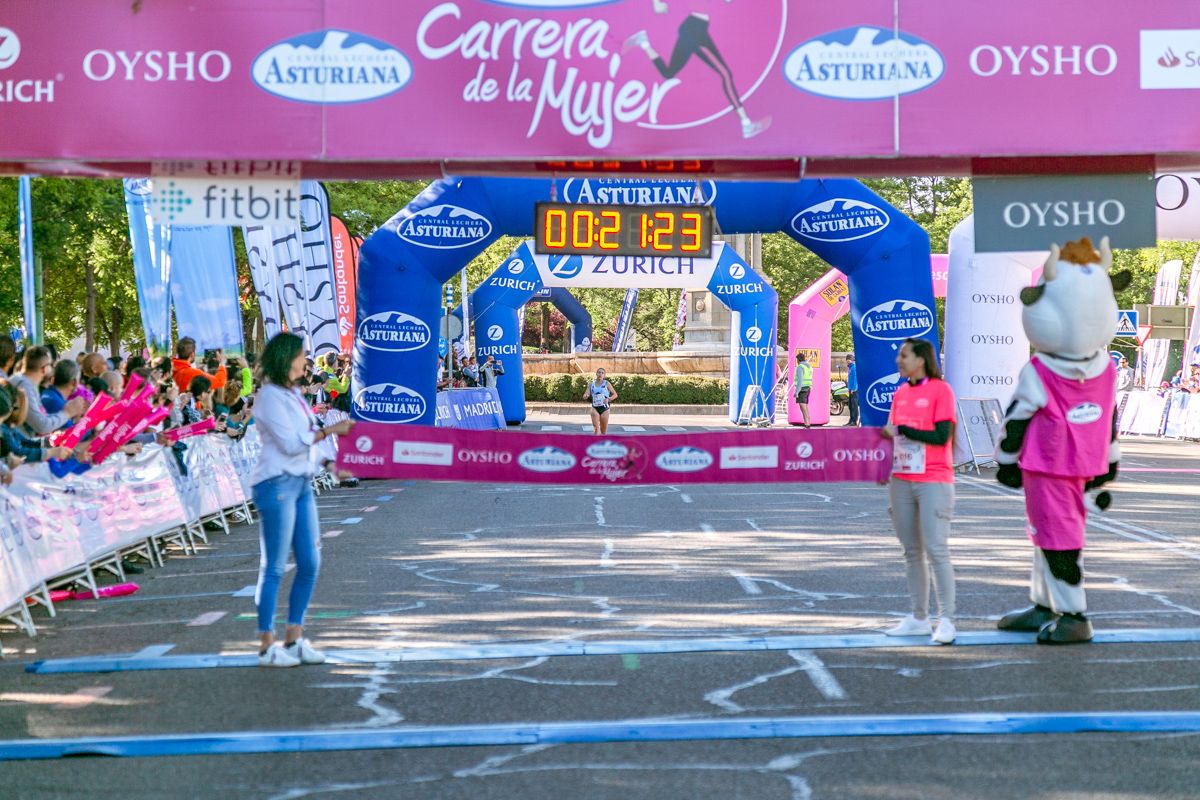 Carrera de la Mujer de Madrid - META, ARCO IZQUIERDO primera clasificada