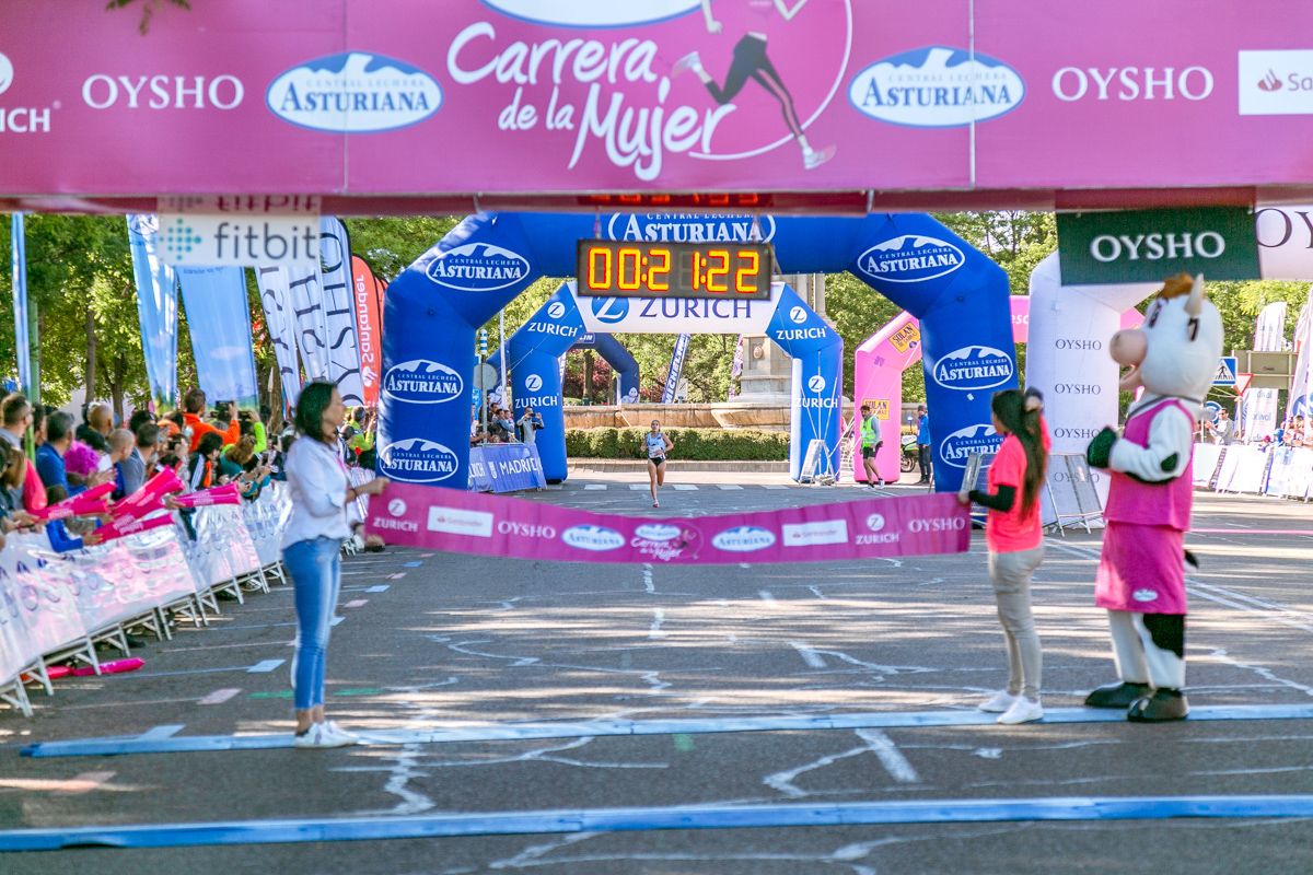 Carrera de la Mujer de Madrid - META, ARCO IZQUIERDO primera clasificada