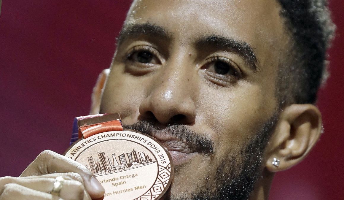 El atleta español Orlando Ortega con el bronce de Doha | EFE