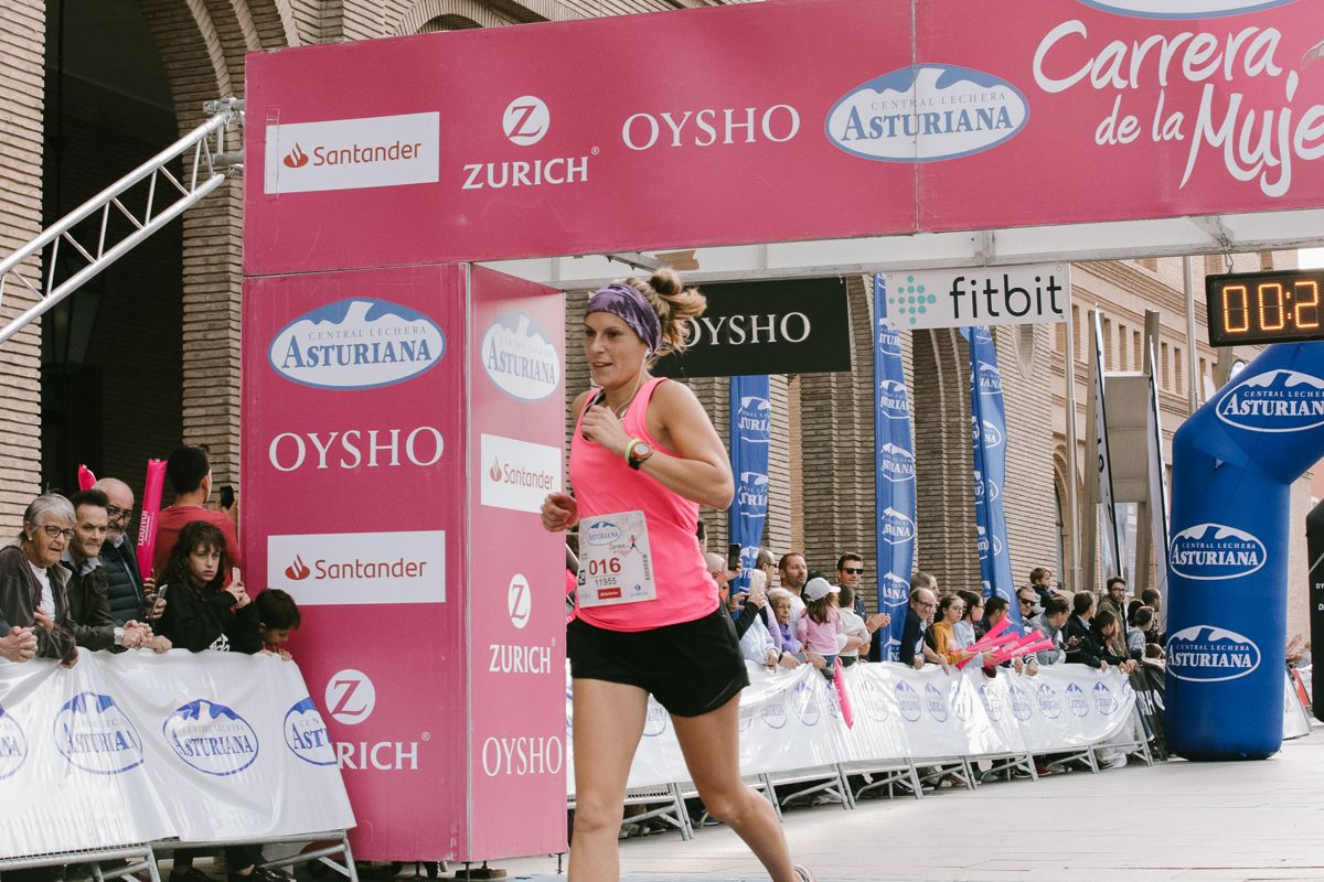Llegada de la Carrera de la Mujer de Zaragoza (GALERÍA 1)