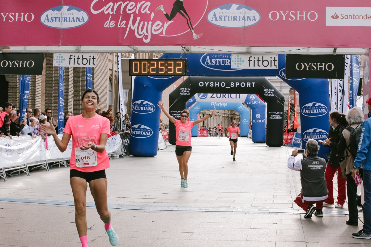 Llegada de la Carrera de la Mujer de Zaragoza (GALERÍA 1)