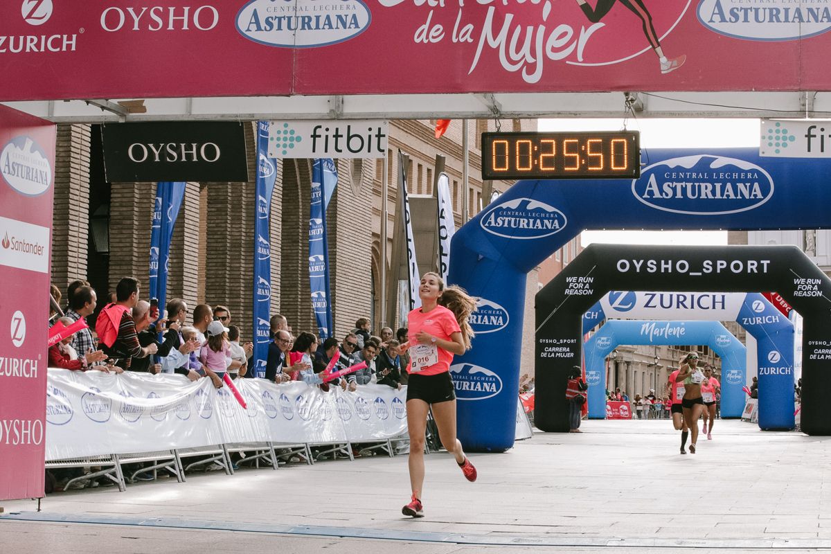 Llegada de la Carrera de la Mujer de Zaragoza (GALERÍA 1)