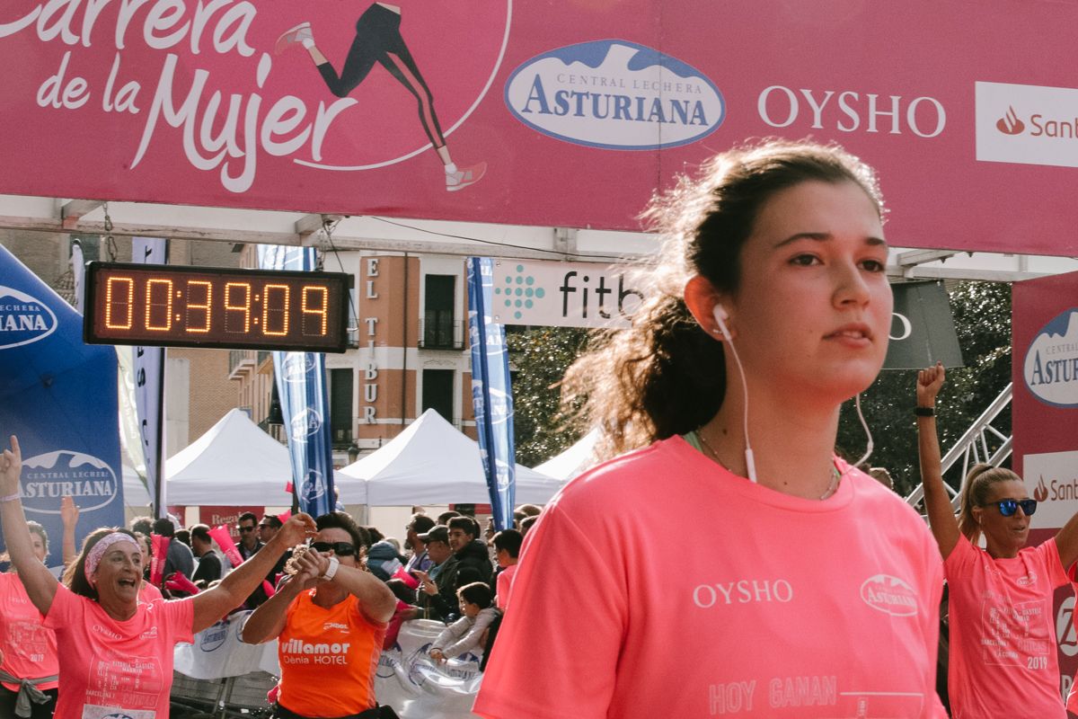Llegada de la Carrera de la Mujer de Zaragoza (GALERÍA 4)