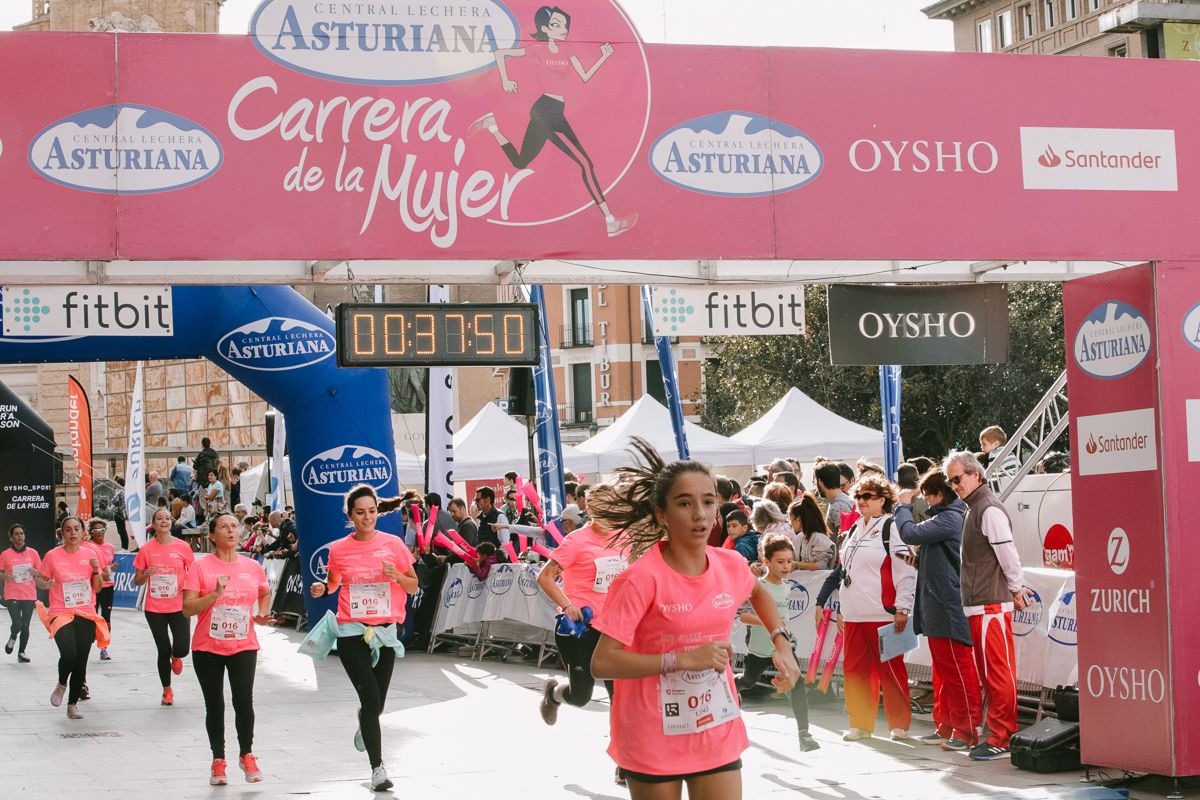 Llegada de la Carrera de la Mujer de Zaragoza (GALERÍA 4)