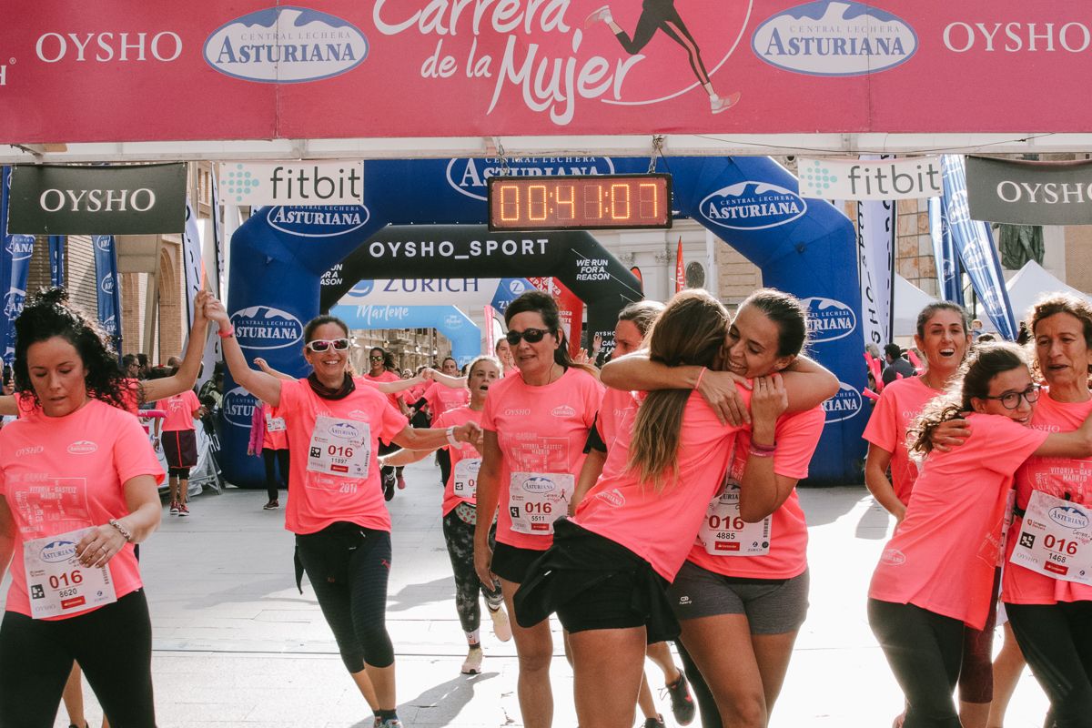 Llegada de la Carrera de la Mujer de Zaragoza (GALERÍA 4)