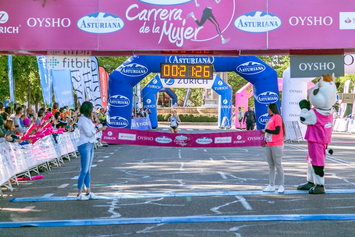 Carrera de la Mujer de Madrid - META, ARCO IZQUIERDO primera clasificada