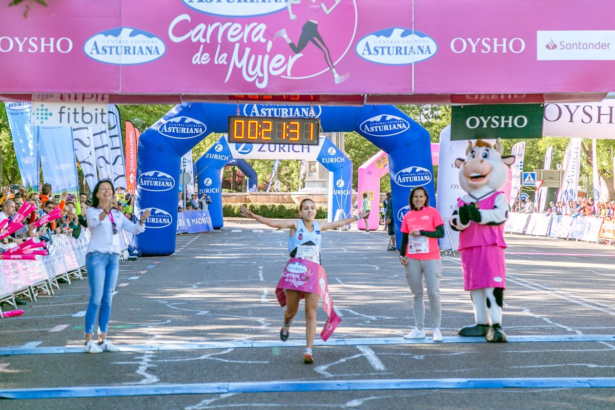 Carrera de la Mujer de Madrid - META, ARCO IZQUIERDO primera clasificada, Laura Luengo