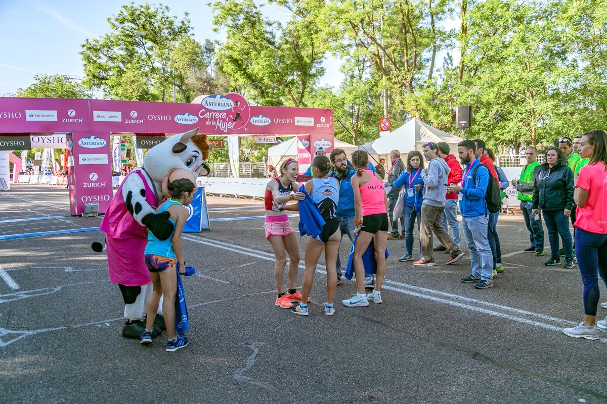 Carrera de la Mujer de Madrid - META, ARCO IZQUIERDO (de 23:02 a 24:09)