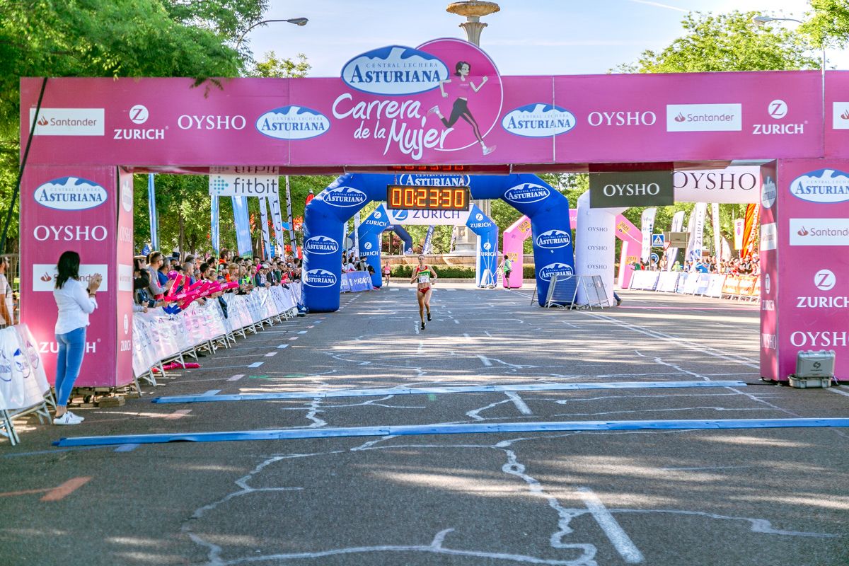 Carrera de la Mujer de Madrid - META, ARCO IZQUIERDO (de 23:02 a 24:09)