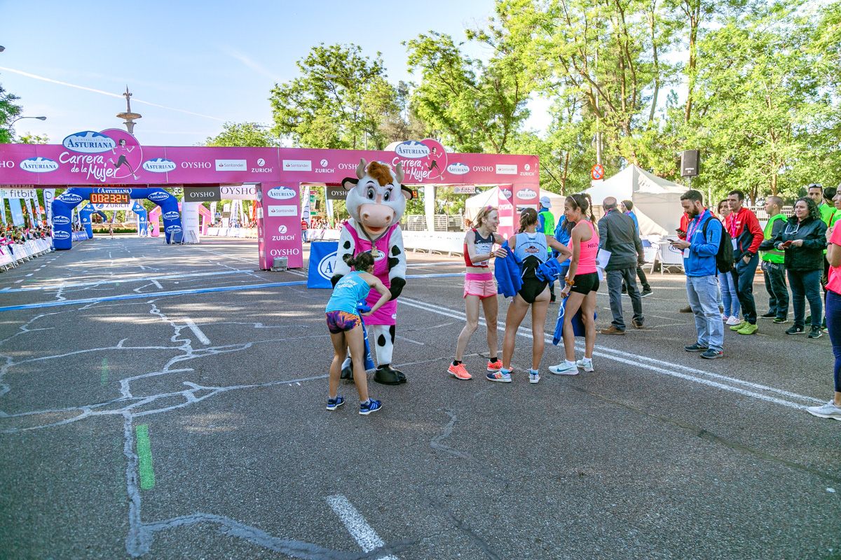 Carrera de la Mujer de Madrid - META, ARCO IZQUIERDO (de 23:02 a 24:09)