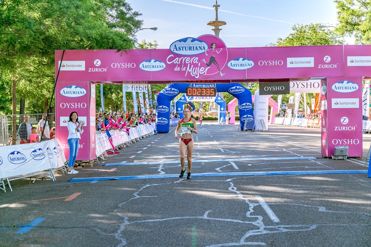 Carrera de la Mujer de Madrid - META, ARCO IZQUIERDO (de 23:02 a 24:09)