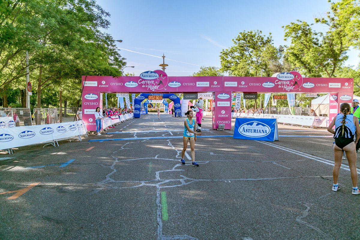 Carrera de la Mujer de Madrid - META, ARCO IZQUIERDO (de 23:02 a 24:09)