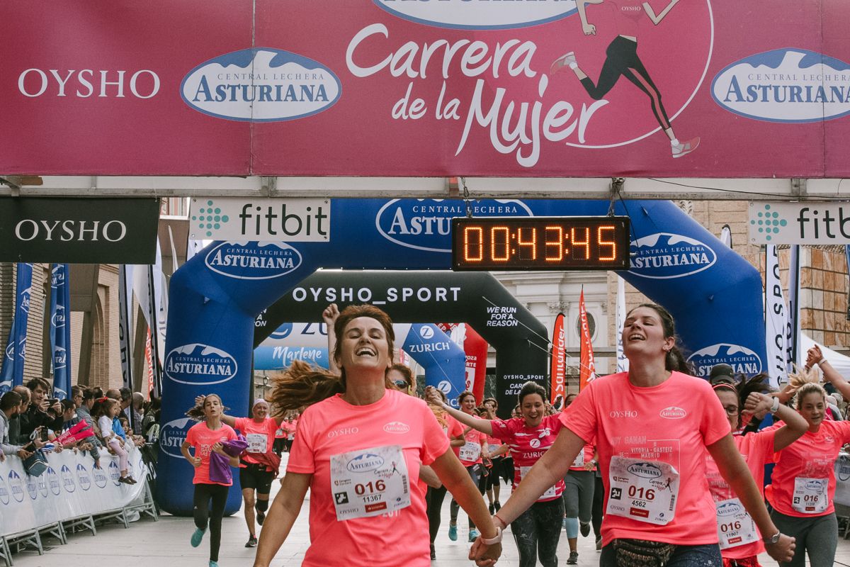 Llegada de la Carrera de la Mujer de Zaragoza (GALERÍA 5)