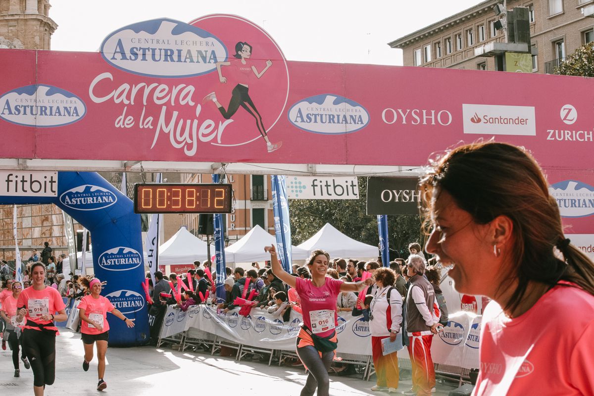 Llegada de la Carrera de la Mujer de Zaragoza (GALERÍA 4)