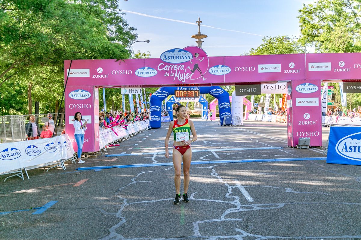 Carrera de la Mujer de Madrid - META, ARCO IZQUIERDO (de 23:02 a 24:09)