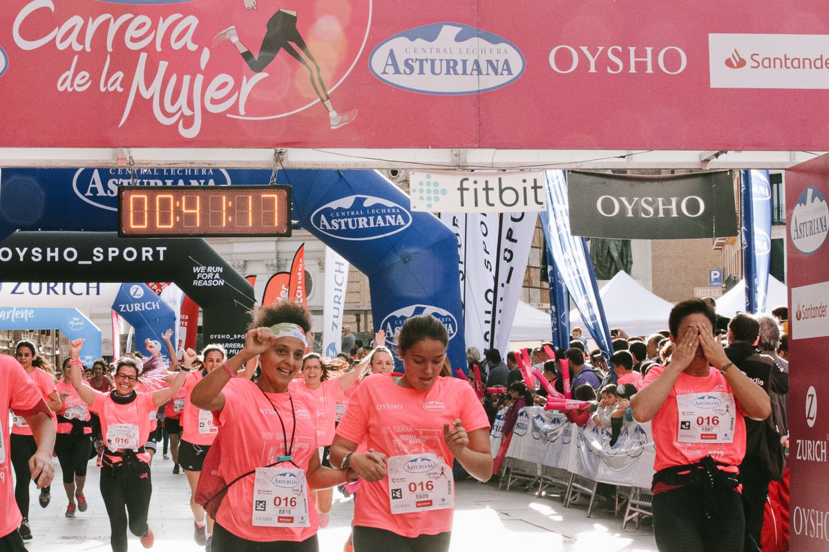 Llegada de la Carrera de la Mujer de Zaragoza (GALERÍA 4)