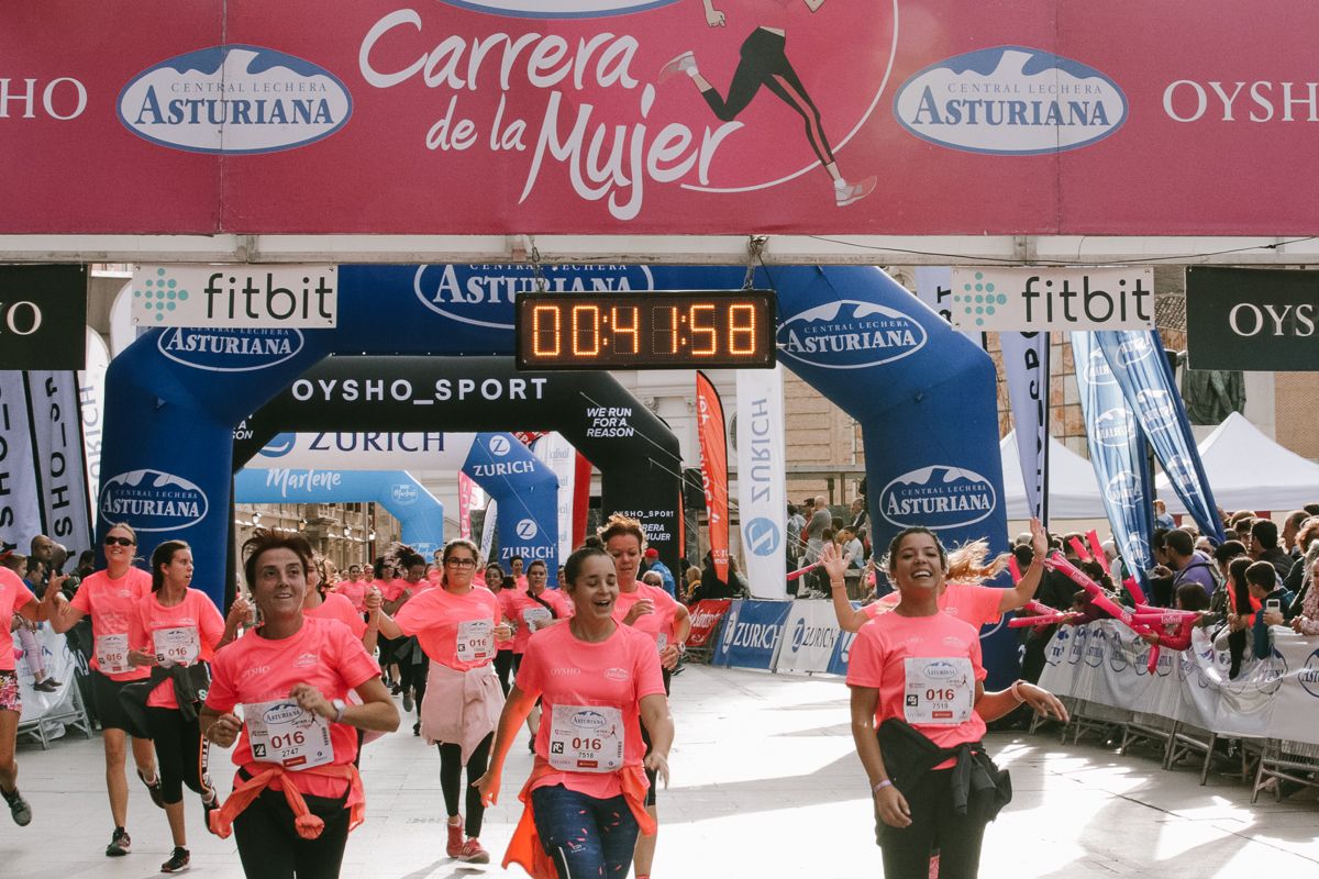 Llegada de la Carrera de la Mujer de Zaragoza (GALERÍA 4)