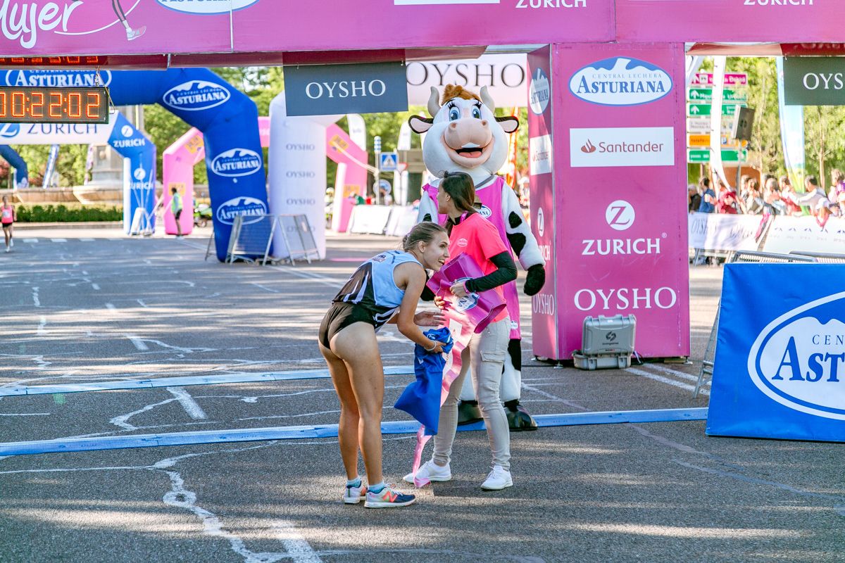 Carrera de la Mujer de Madrid - META, ARCO IZQUIERDO (de 22:01a 23:01)