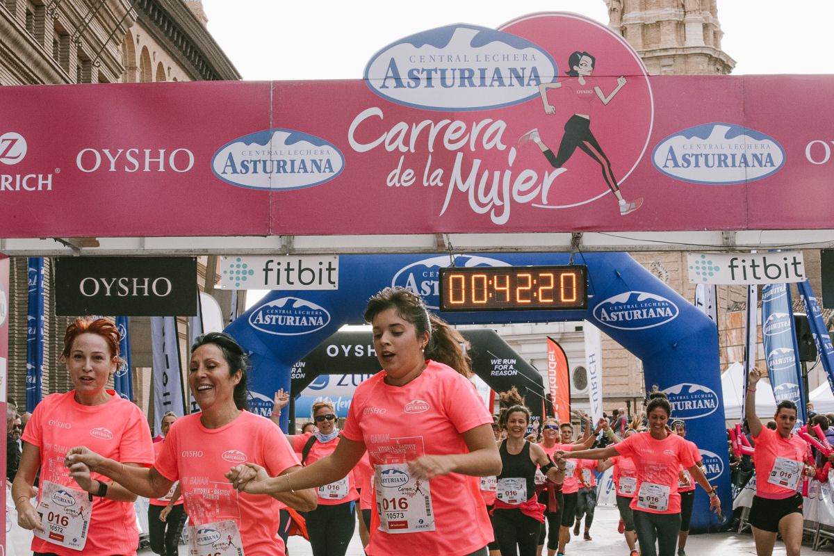 Llegada de la Carrera de la Mujer de Zaragoza (GALERÍA 4)