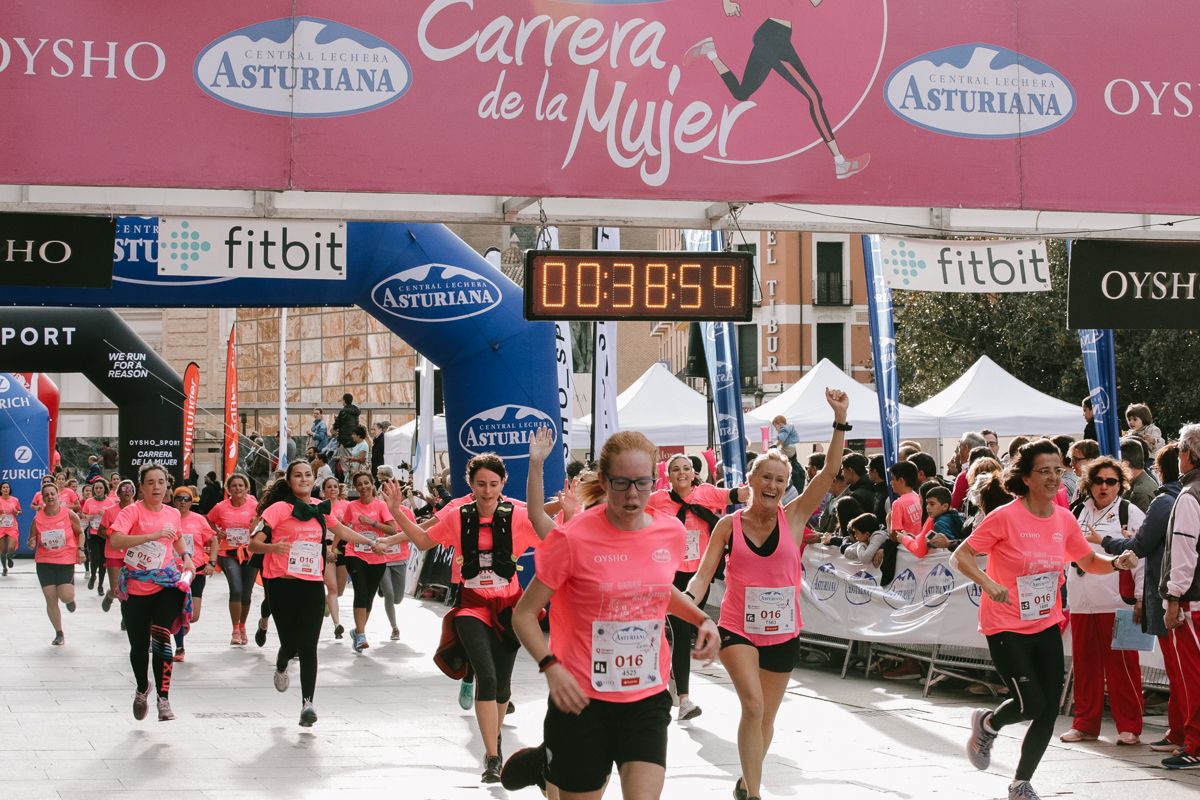 Llegada de la Carrera de la Mujer de Zaragoza (GALERÍA 4)
