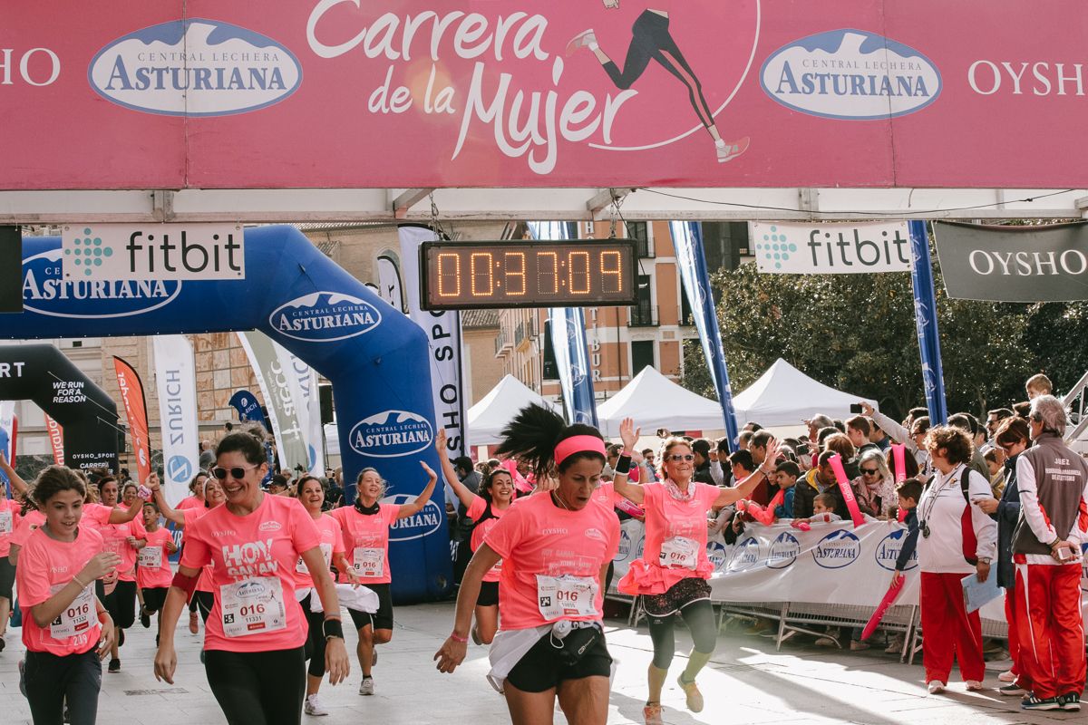 Llegada de la Carrera de la Mujer de Zaragoza (GALERÍA 3)