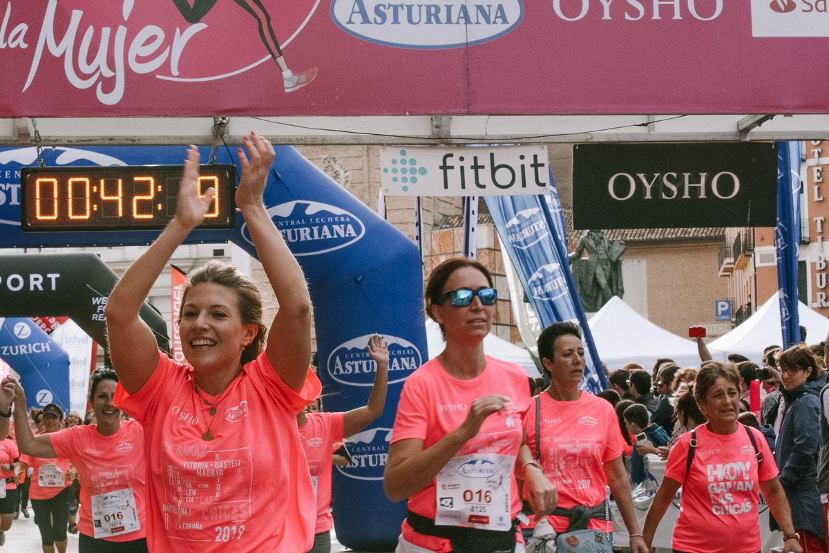 Llegada de la Carrera de la Mujer de Zaragoza (GALERÍA 4)