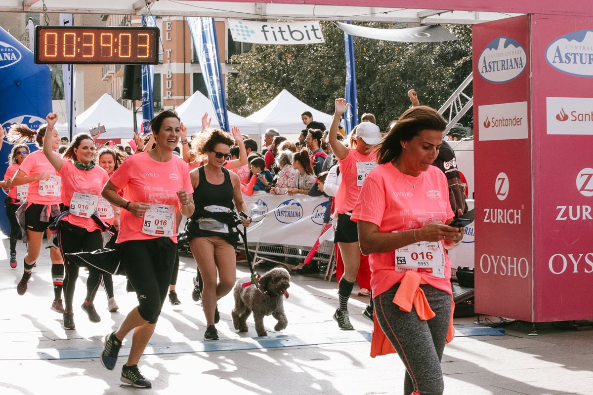 Llegada de la Carrera de la Mujer de Zaragoza (GALERÍA 4)