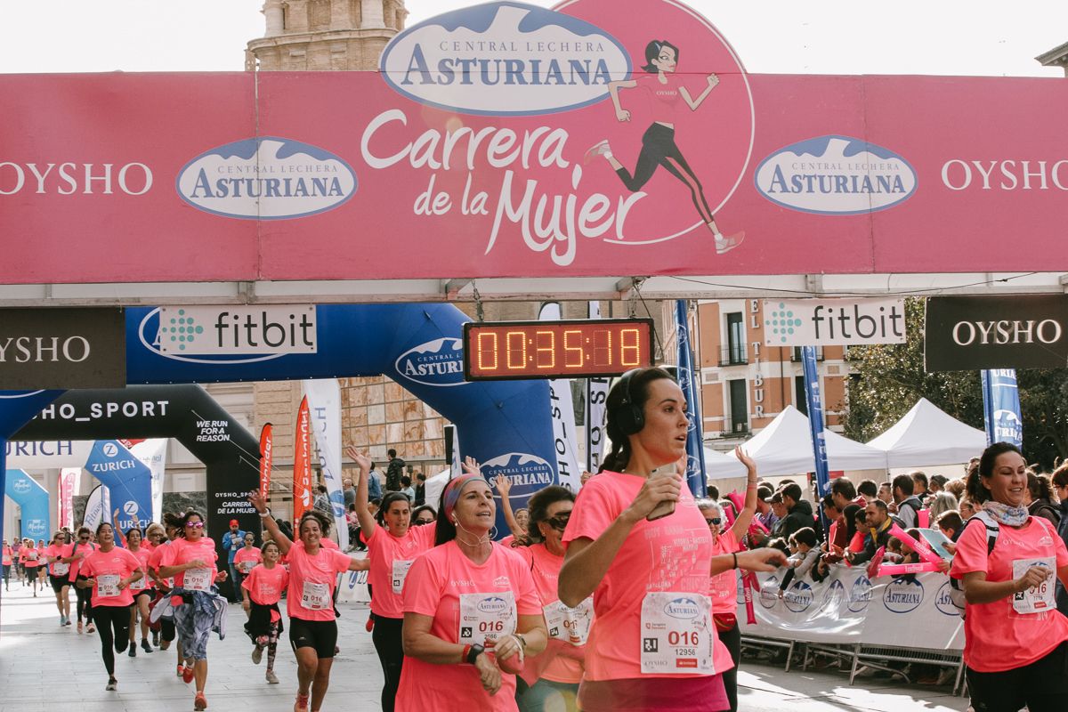 Llegada de la Carrera de la Mujer de Zaragoza (GALERÍA 3)
