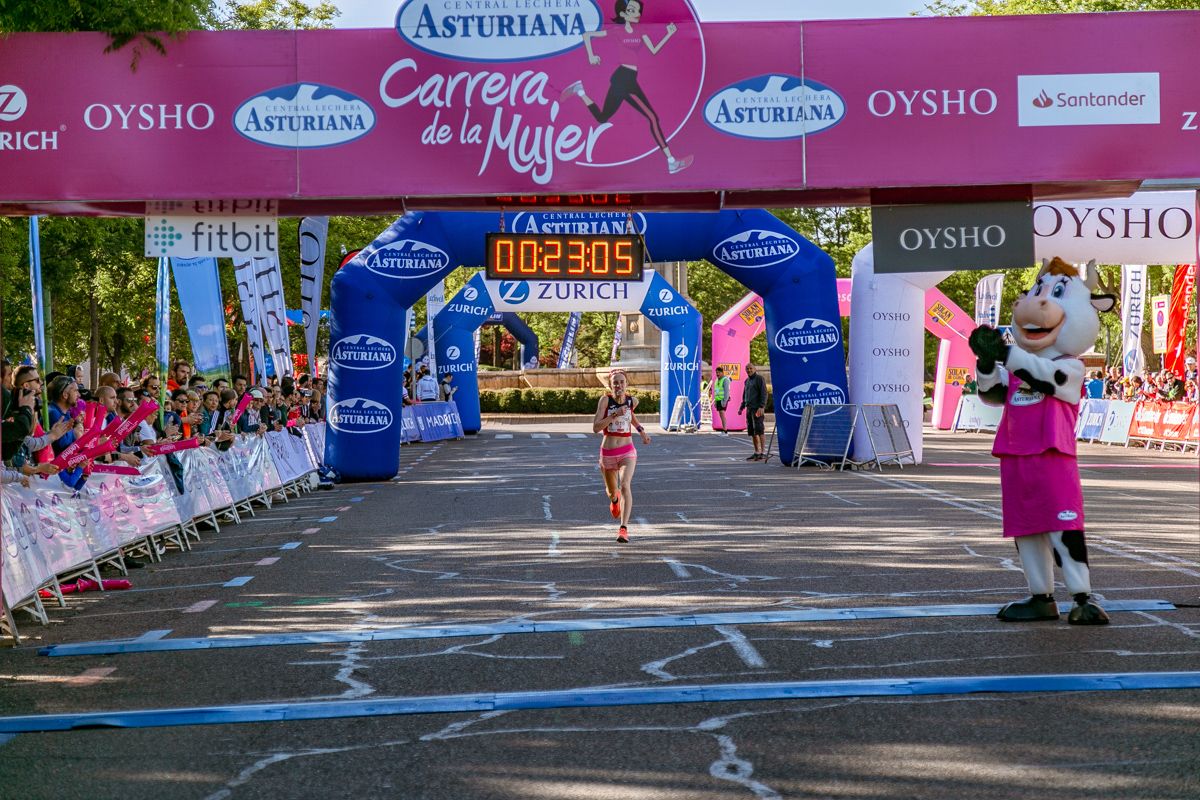 Carrera de la Mujer de Madrid - META, ARCO IZQUIERDO (de 23:02 a 24:09)