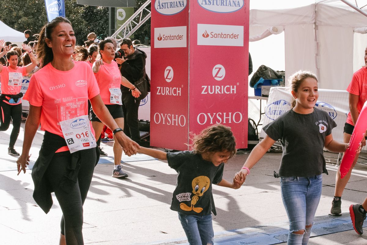 Llegada de la Carrera de la Mujer de Zaragoza (GALERÍA 4)