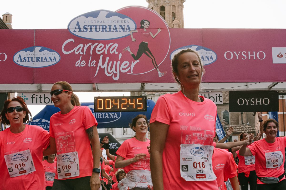 Llegada de la Carrera de la Mujer de Zaragoza (GALERÍA 4)