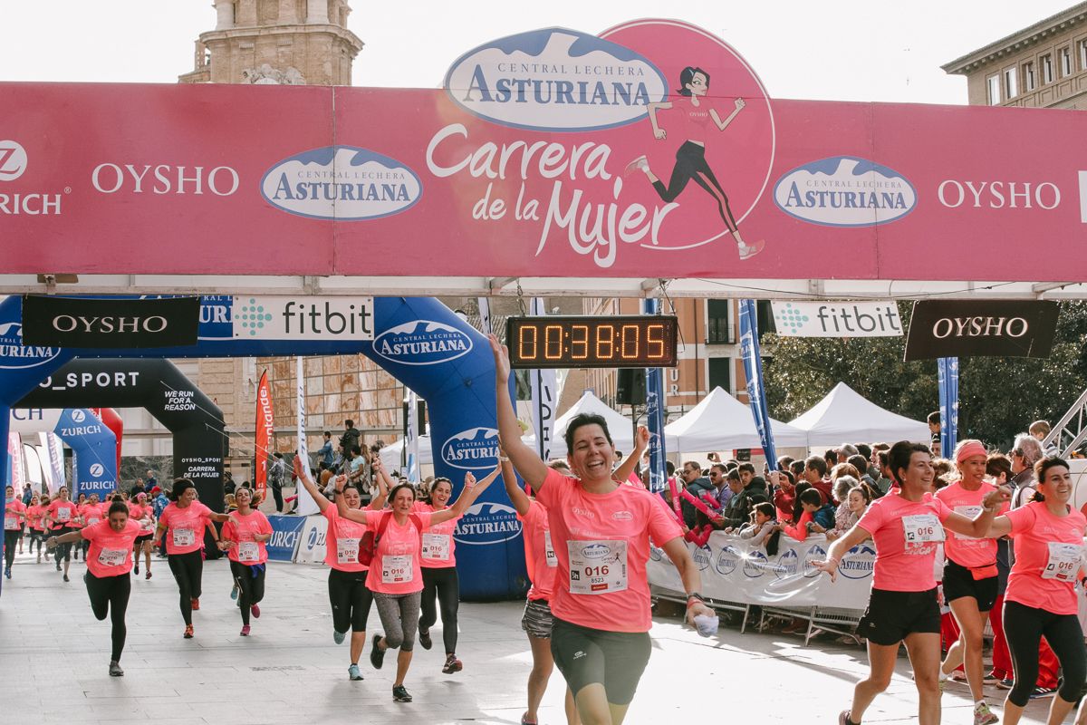 Llegada de la Carrera de la Mujer de Zaragoza (GALERÍA 4)