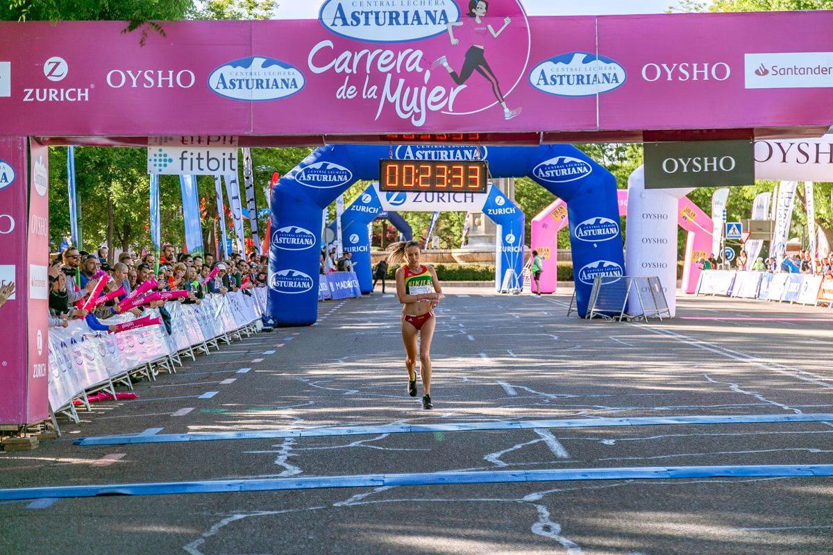 Carrera de la Mujer de Madrid - META, ARCO IZQUIERDO (de 23:02 a 24:09)