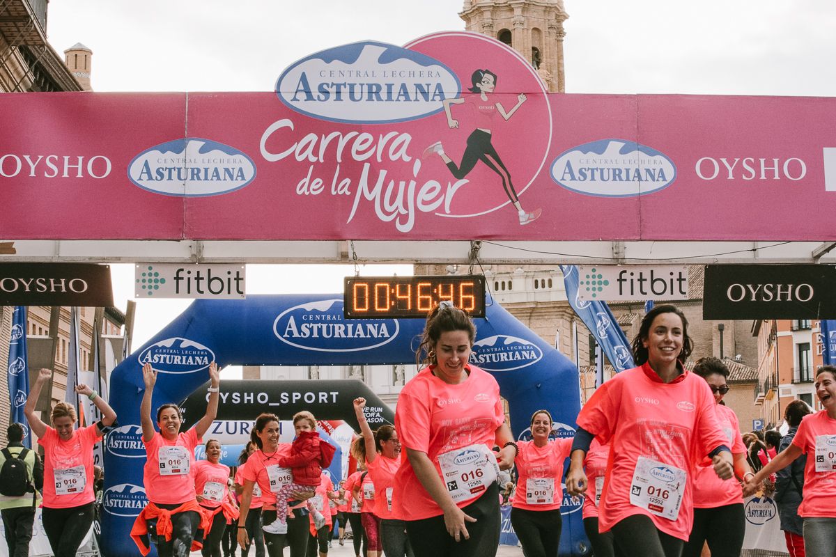 Llegada de la Carrera de la Mujer de Zaragoza (GALERÍA 6)