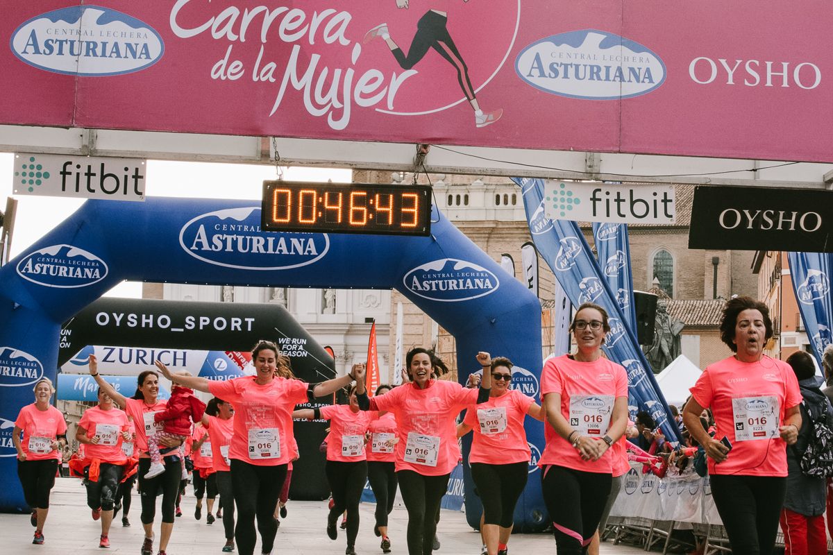 Llegada de la Carrera de la Mujer de Zaragoza (GALERÍA 6)