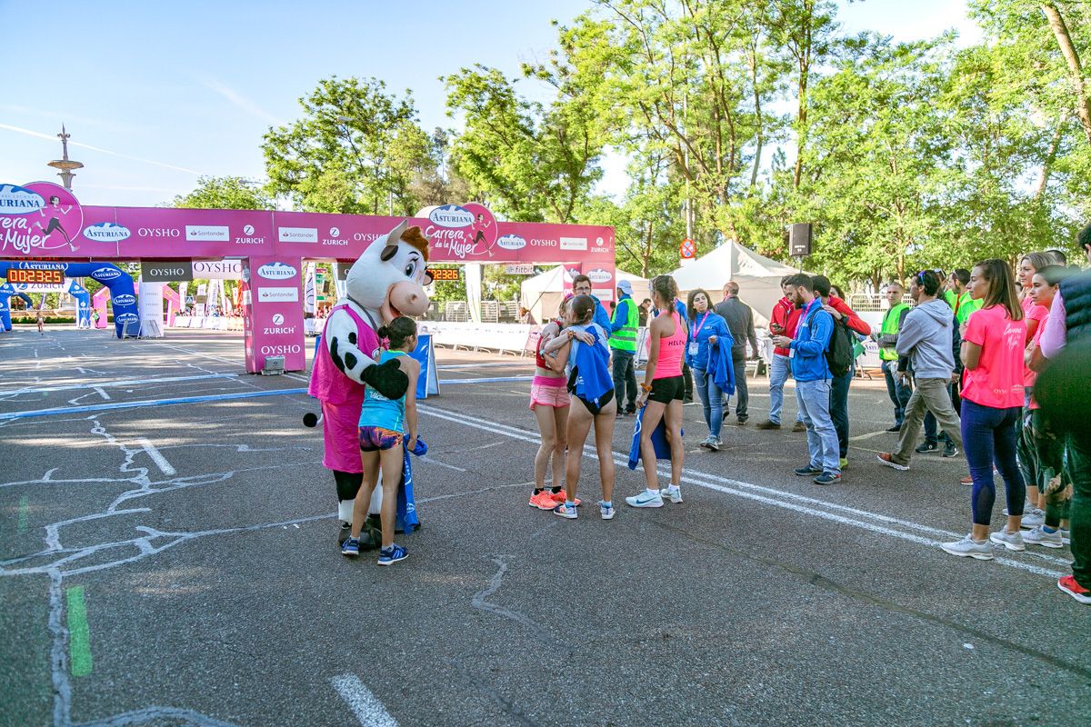 Carrera de la Mujer de Madrid - META, ARCO IZQUIERDO (de 23:02 a 24:09)