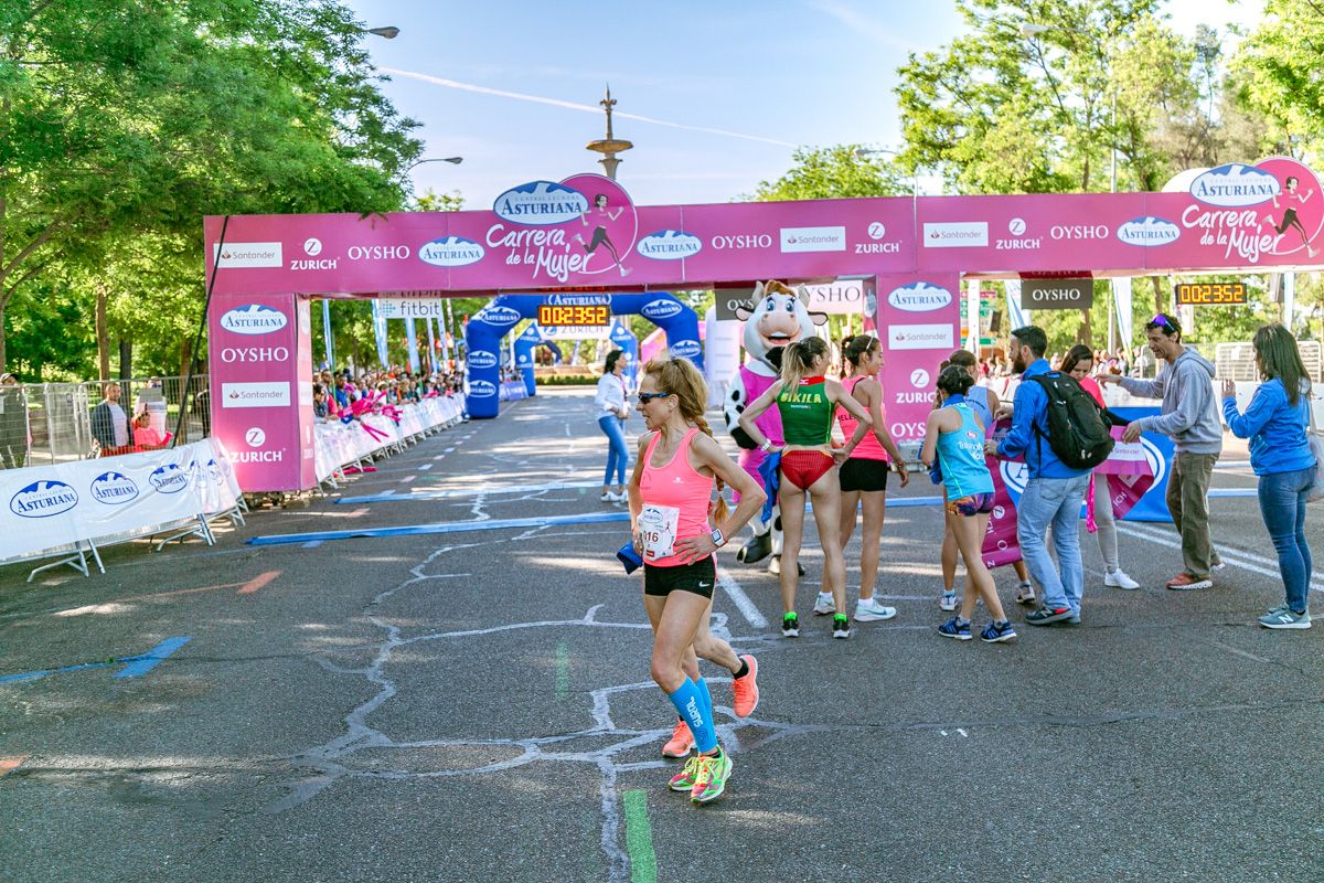 Carrera de la Mujer de Madrid - META, ARCO IZQUIERDO (de 23:02 a 24:09)