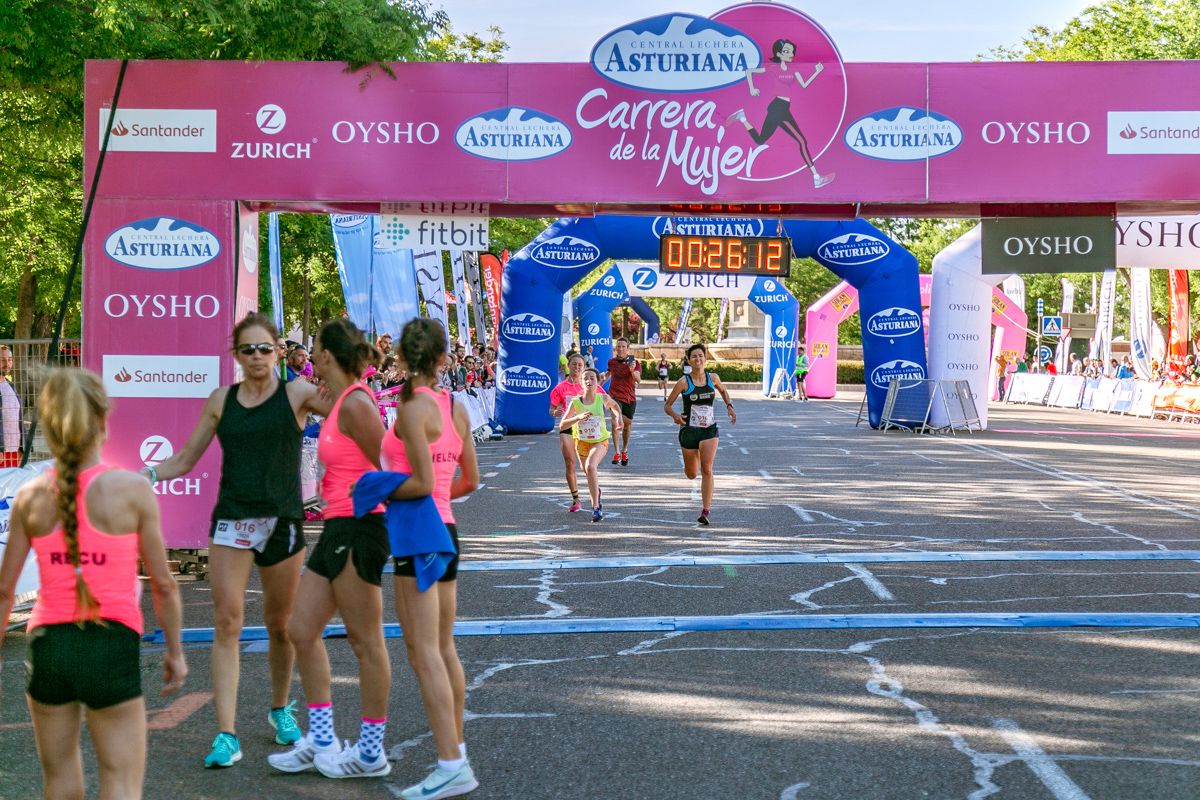 Carrera de la Mujer de Madrid - META, ARCO IZQUIERDO (de 26:03 a 27:19)
