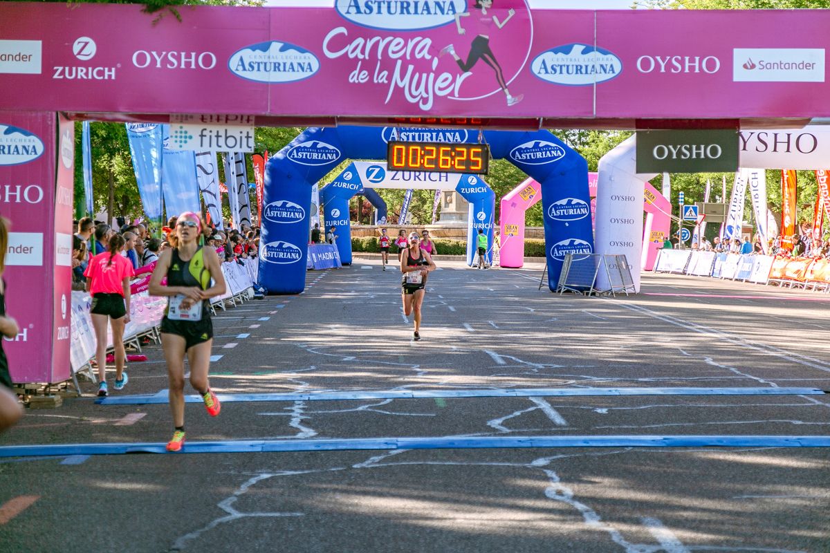 Carrera de la Mujer de Madrid - META, ARCO IZQUIERDO (de 26:03 a 27:19)