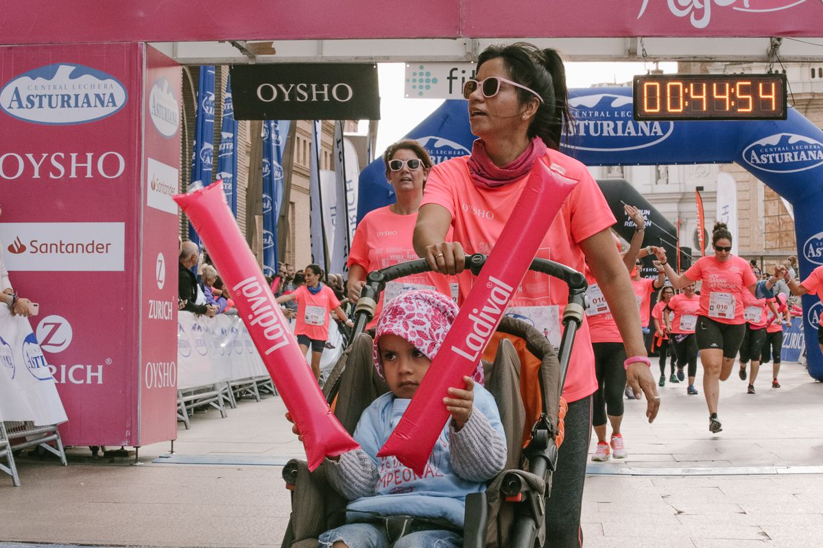 Llegada de la Carrera de la Mujer de Zaragoza (GALERÍA 5)