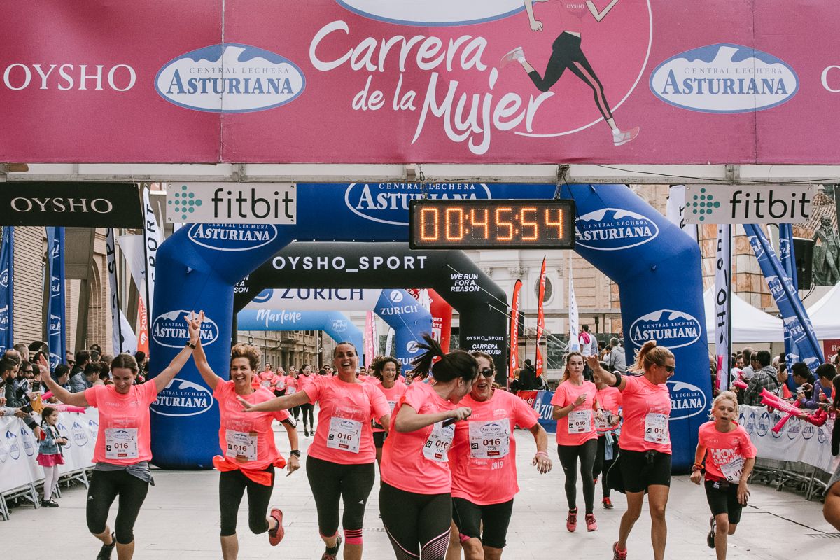 Llegada de la Carrera de la Mujer de Zaragoza (GALERÍA 6)