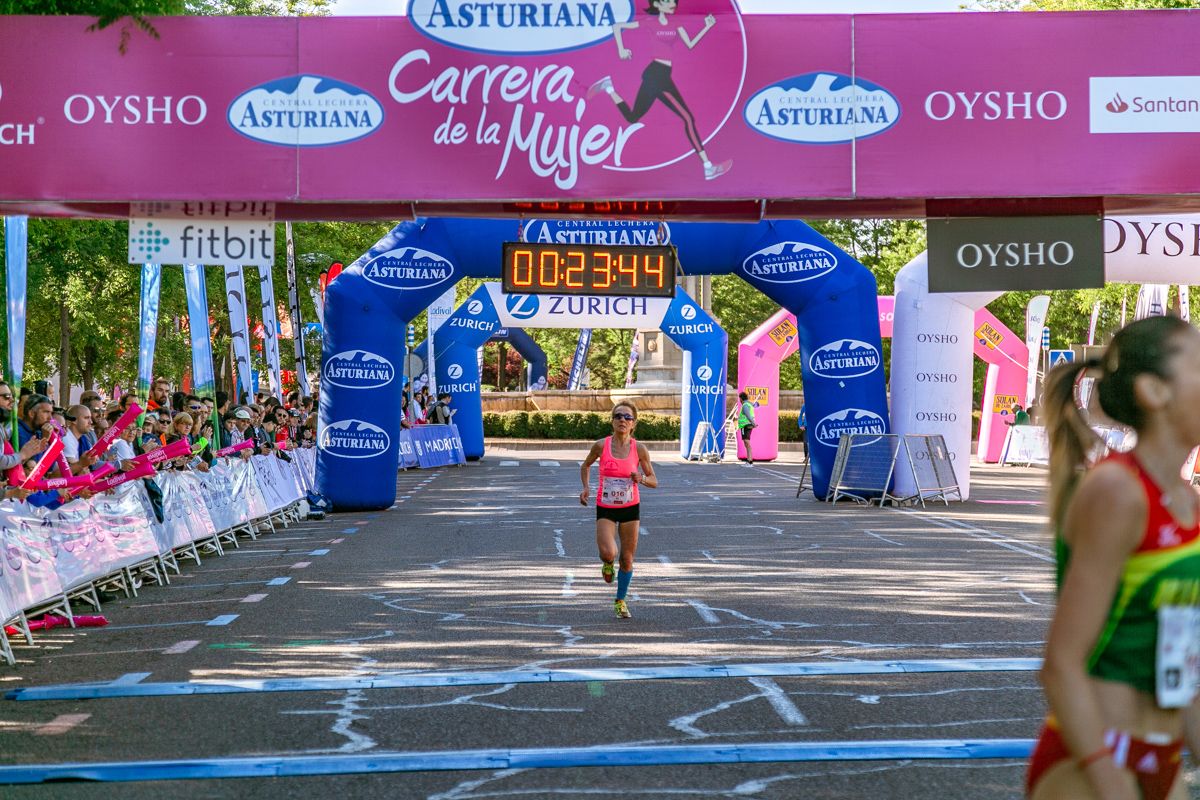 Carrera de la Mujer de Madrid - META, ARCO IZQUIERDO (de 23:02 a 24:09)