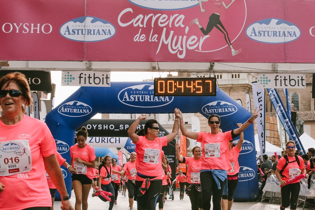 Llegada de la Carrera de la Mujer de Zaragoza (GALERÍA 5)