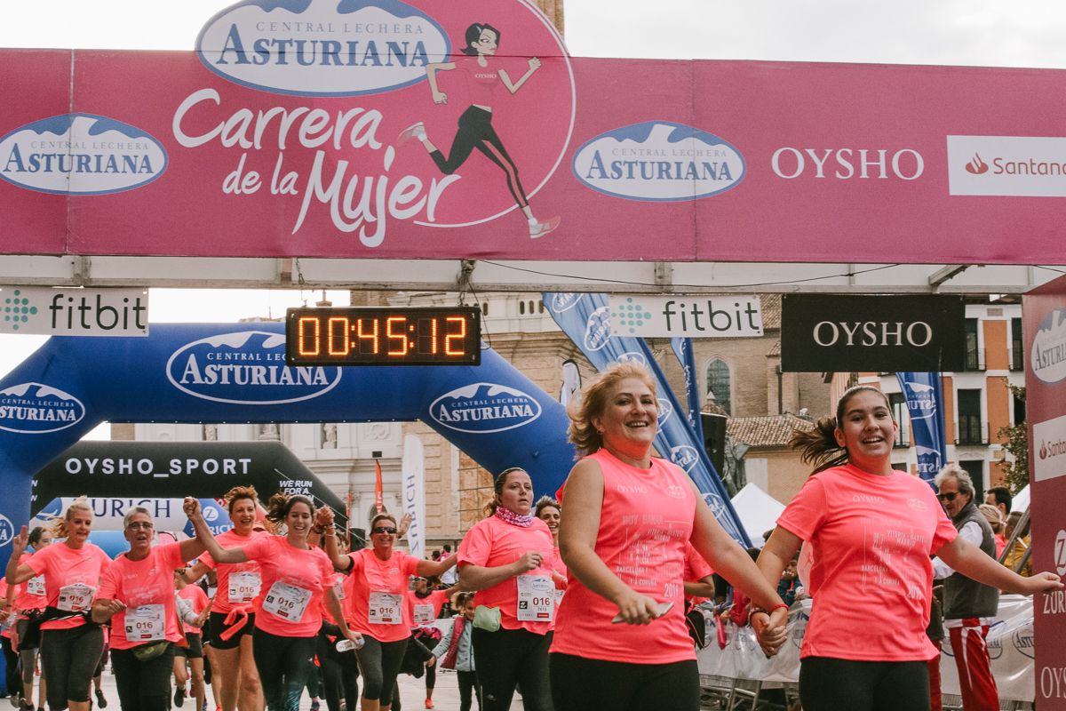 Llegada de la Carrera de la Mujer de Zaragoza (GALERÍA 6)